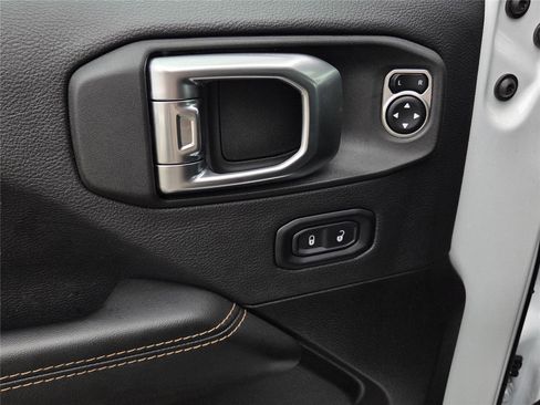 Certified 2026 Jeep Wrangler Unlimited Sahara AWD/4WD image 18