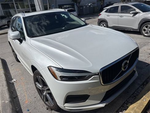 Used 2021 Volvo XC60 T5 Momentum w/ Protection Package Premier image 4