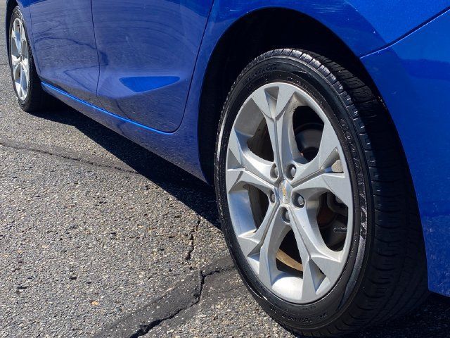 Used 2016 Chevrolet Cruze Premier w/ Enhanced Convenience Package FWD image 14
