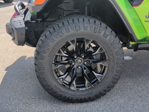 Used 2025 Jeep Wrangler Unlimited Rubicon AWD/4WD image 11