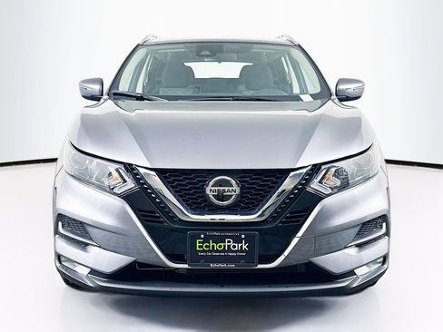 Used 2022 Nissan Rogue Sport SV image 2