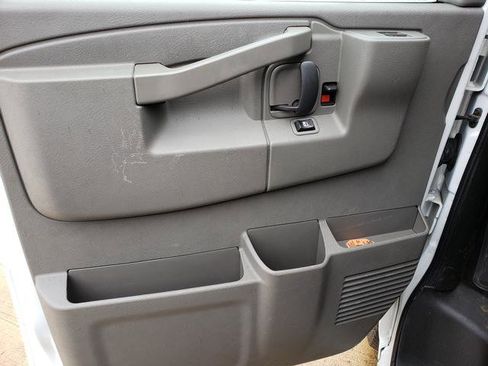 Used 2017 Chevrolet Express 3500 LT w/ LT Preferred Equipment Group image 11