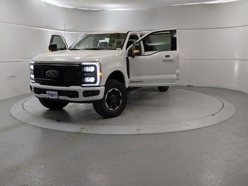 New 2025 Ford F250 Lariat w/ Lariat Ultimate Package image 12