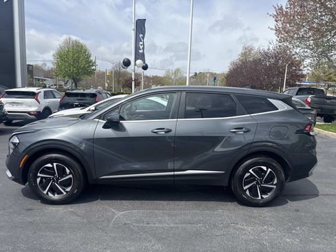 Used 2023 Kia Sportage LX AWD/4WD image 2