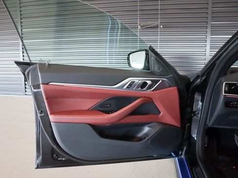 Used 2022 BMW i4 eDrive40 RWD image 27