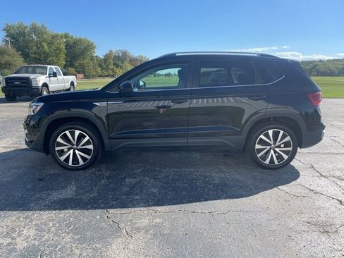 Used 2024 Volkswagen Taos SE image 10