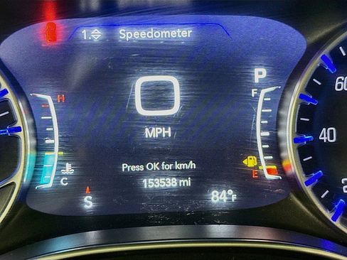 Used 2017 Chrysler Pacifica Touring-L Plus FWD image 13
