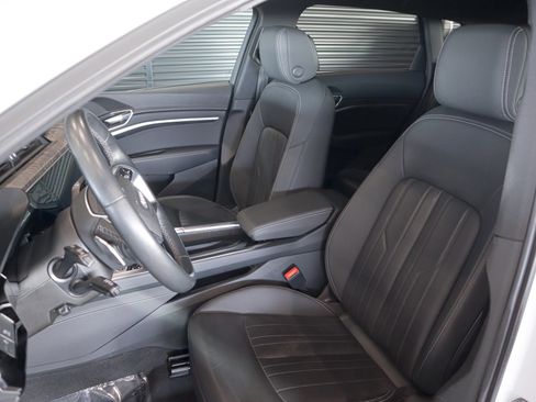 Used 2022 Audi e-tron Premium image 6