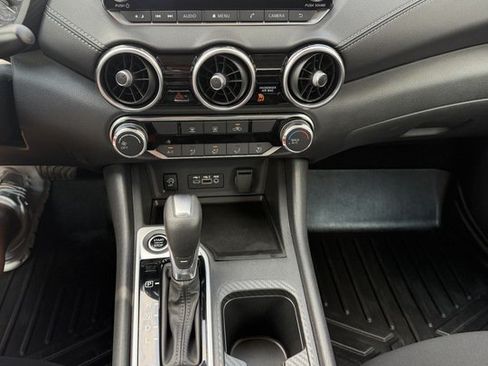 Used 2024 Nissan Sentra SV FWD image 16