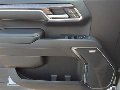 Used 2025 Chevrolet Silverado 1500 LTZ w/ LTZ Premium Package image 16