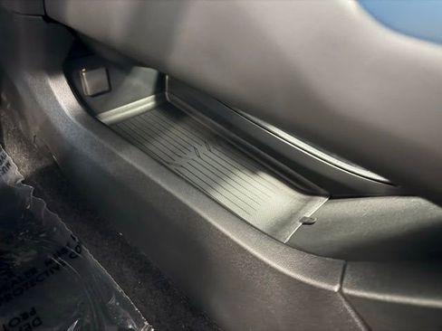 New 2026 Chevrolet Equinox EV LT image 39