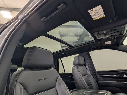 Used 2022 GMC Yukon Denali AWD/4WD image 18