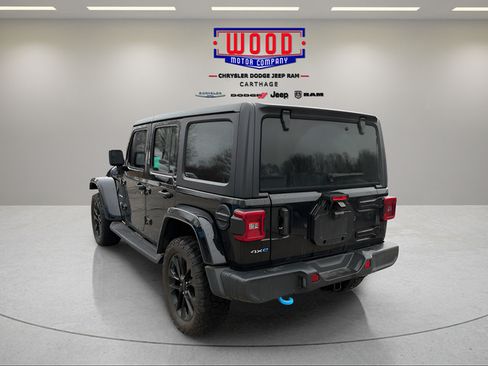 Used 2022 Jeep Wrangler Unlimited Sahara AWD/4WD image 4