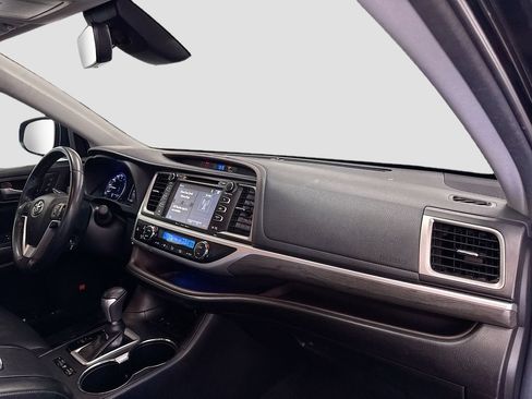 Used 2018 Toyota Highlander Limited FWD image 32