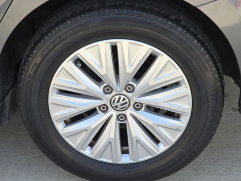 Used 2019 Volkswagen Jetta S w/ Driver Assistance Package image 25