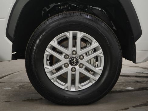 Used 2025 Toyota Tundra SR5 AWD/4WD image 30