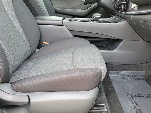 Certified 2022 Nissan Rogue SV image 15