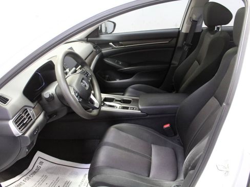 Used 2018 Honda Accord EX image 19