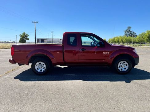 Used 2017 Nissan Frontier S image 4