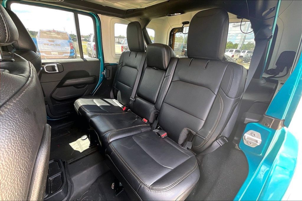 Used 2024 Jeep Wrangler Unlimited Sahara w/ Safety Group AWD/4WD image 26