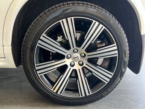 Used 2023 Volvo XC90 B6 Ultimate AWD/4WD image 12