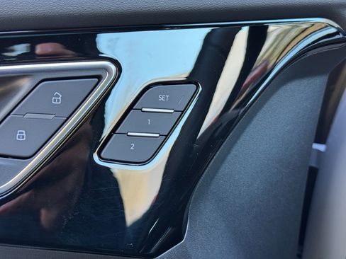 Used 2024 Audi Q4 e-tron Premium Plus w/ Premium Plus image 19