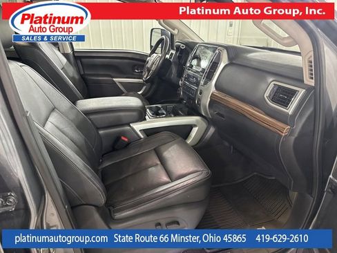 Used 2021 Nissan Titan SL w/ Moonroof Package image 39