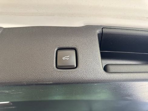 Used 2022 Ford Escape SEL w/ SEL Stealth AWD Package image 32
