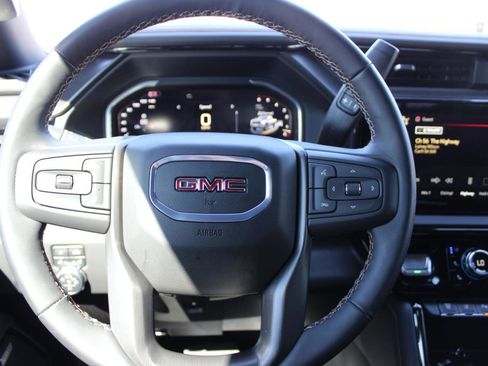 Used 2025 GMC Sierra 2500 AT4 w/ AT4 Premium Plus Package image 17