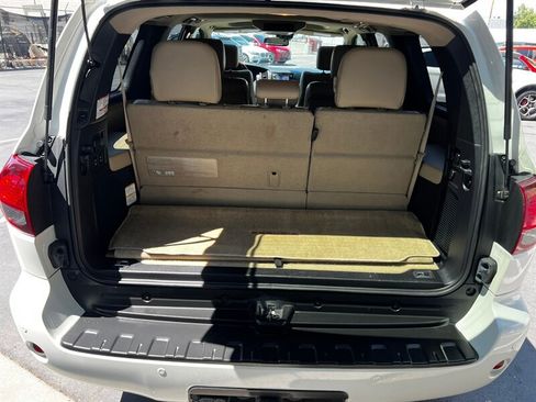 Used 2019 Toyota Sequoia Platinum w/ Carpet Mat Package (TMS) AWD/4WD image 32