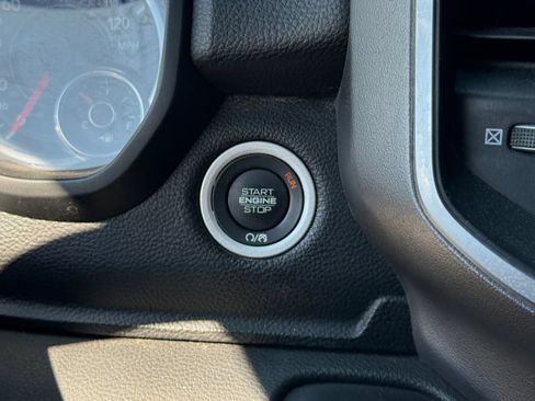 Used 2025 RAM 1500 Big Horn AWD/4WD image 32