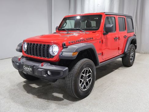 Used 2025 Jeep Wrangler Unlimited Rubicon AWD/4WD image 6