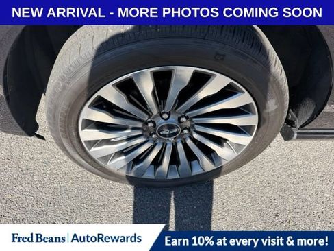 Used 2019 Lincoln Navigator L Reserve AWD/4WD image 4