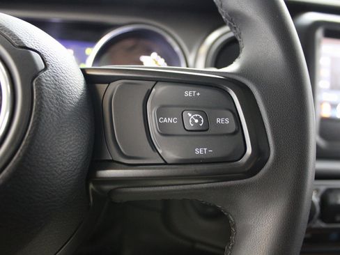 Used 2023 Jeep Wrangler Unlimited image 35