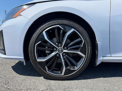 Used 2024 Nissan Altima 2.5 SR FWD image 27