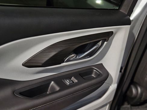 Used 2023 GMC Terrain SLE image 34