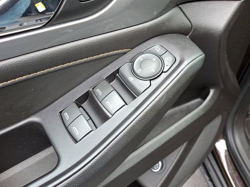 Used 2019 Chevrolet Traverse LT image 25