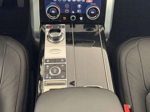Used 2020 Land Rover Range Rover HSE image 19