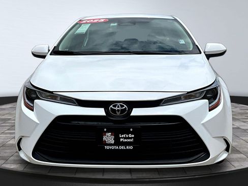 Used 2025 Toyota Corolla LE FWD image 3