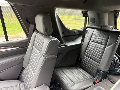 Certified 2025 Cadillac Escalade Premium Luxury Platinum w/ LPO, Floor Liner Package AWD/4WD image 24