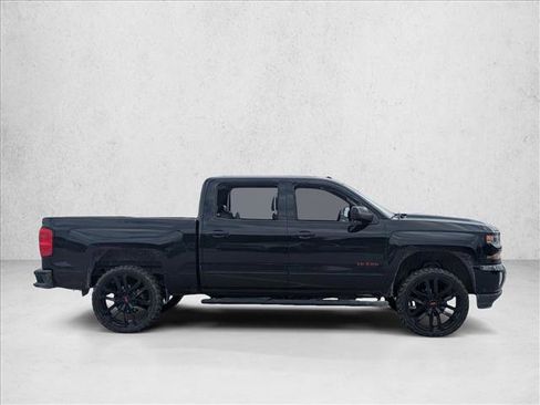 Used 2018 Chevrolet Silverado 1500 LT w/ Texas Edition image 4