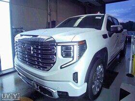 Used 2023 GMC Sierra 1500 Denali w/ Denali Reserve Package AWD/4WD image 2