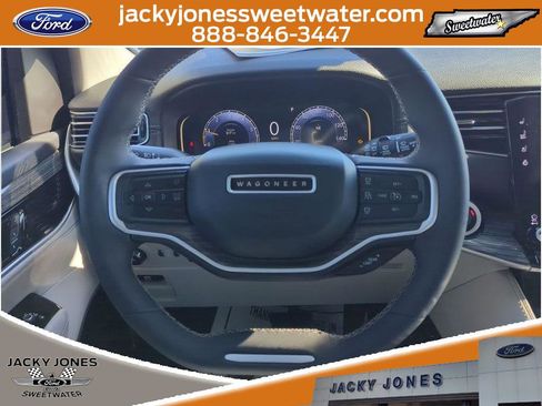 Used 2022 Jeep Wagoneer Series III image 15