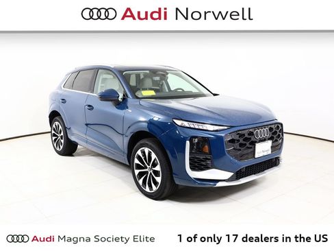 New 2026 Audi Q3 quattro 2.0T AWD/4WD image 1