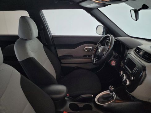 Used 2018 Kia Soul FWD image 21