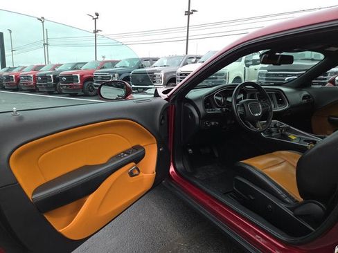 Used 2019 Dodge Challenger SXT w/ Plus Package AWD/4WD image 7