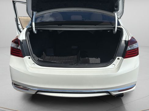 Used 2016 Honda Accord EX image 26