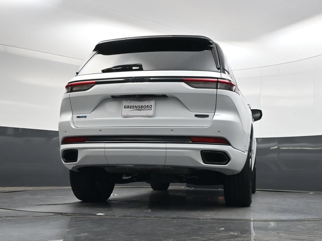 Used 2023 Jeep Grand Cherokee Summit AWD/4WD image 45