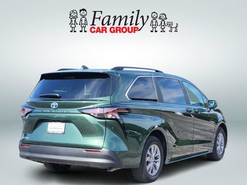 Used 2025 Toyota Sienna LE w/ LE Plus Package AWD/4WD image 7