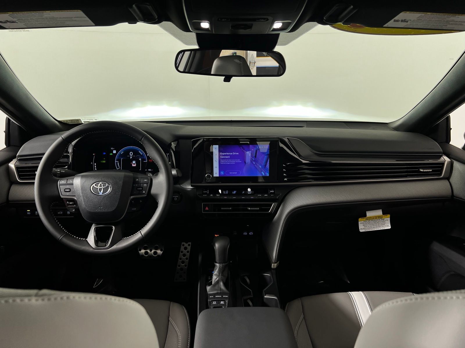 Used 2026 Toyota Camry SE FWD image 22